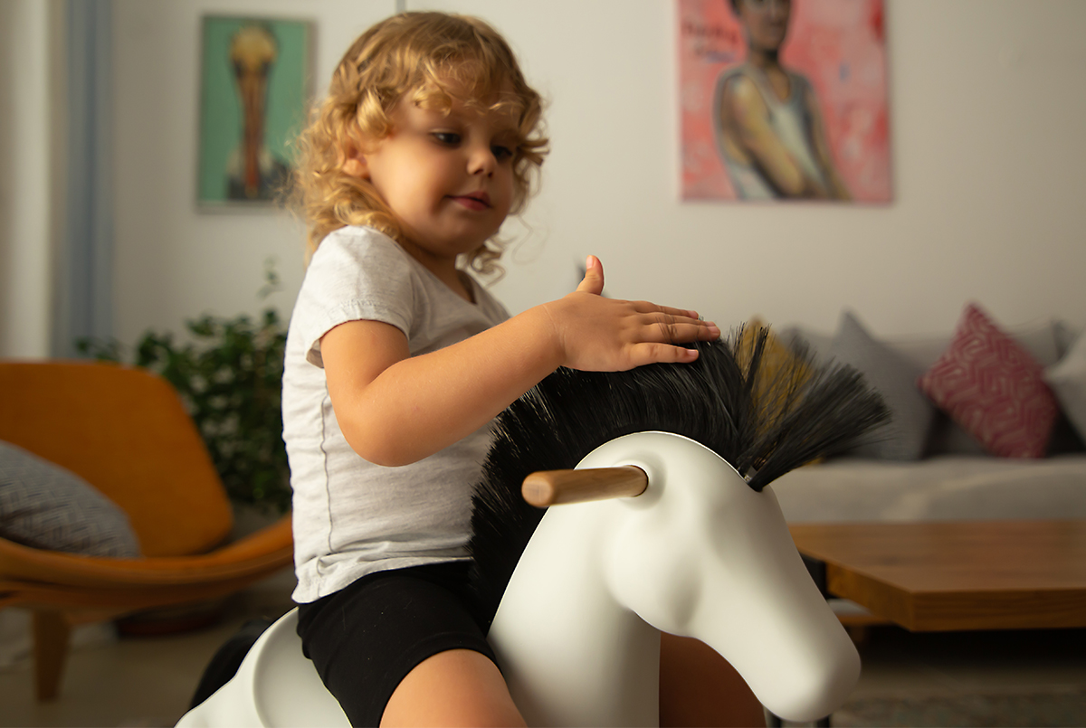 good horsie 1200x – Yuval Beer